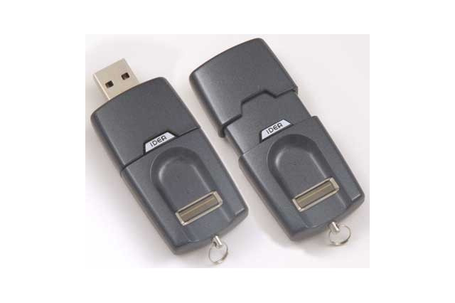 エムコマース、管理者機能を付加した指紋認証機能付きUSBフラッシュメモリを発売 画像