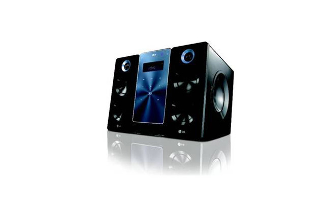 LG、Blu-ray 3D/iPodなど複数メディアに対応するプレーヤー 画像