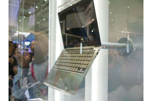 【COMPUTEX TAIPEI 2011(Vol.3):動画】ASUSTeK、超薄型ノートPCを展示 画像