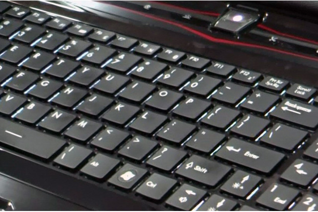 【COMPUTEX TAIPEI 2011（Vol.9）：動画】MSI、ゲーマー向けノートPC「GT780R」を展示 画像