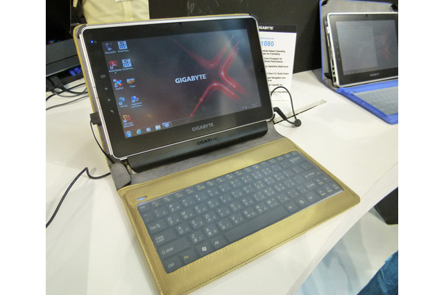 【COMPUTEX TAIPEI 2011（Vol.16）】GIGABYTE、専用ドックや予備バッテリもそろう10.1型Windowsタブレット「S1080」 画像