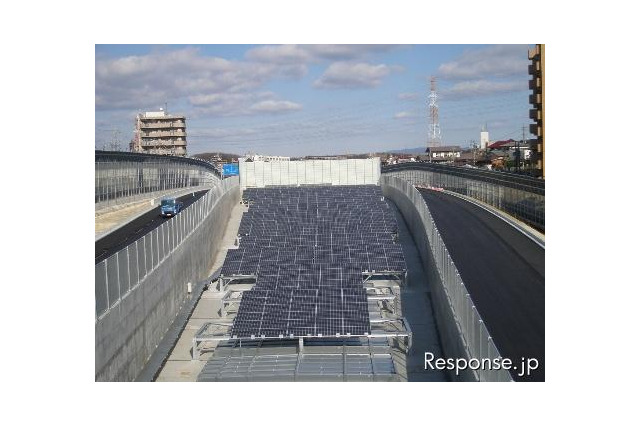 国内高速道路最大規模の太陽電池モジュール　NEXCO中日本 画像