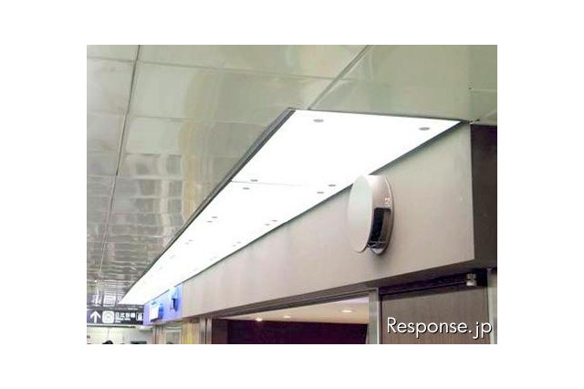 発光面積98.8％、トピー工業のLED光天井 画像