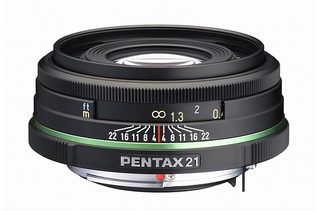 ペンタックス、薄型設計のデジタル専用広角レンズ「DA 21mm F3.2AL Limited」 画像