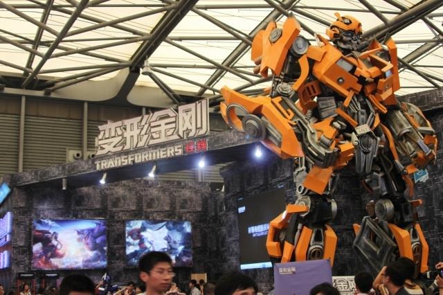 【中国ゲームビジネス】「トランスフォーマー」は「変形金剛」で展示……China Joy 2011 画像