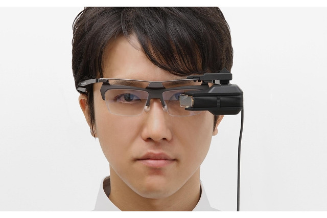 ブラザー、シースルー型ヘッドマウントディスプレー「AiRScouter」の事業化を決定 画像