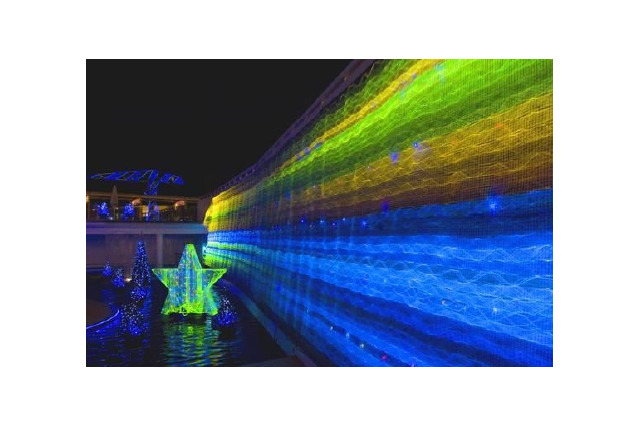 空中に浮かぶ映像や西陣織の光ファイバー……ベンチャー企業の製品が秋葉原に！ 画像