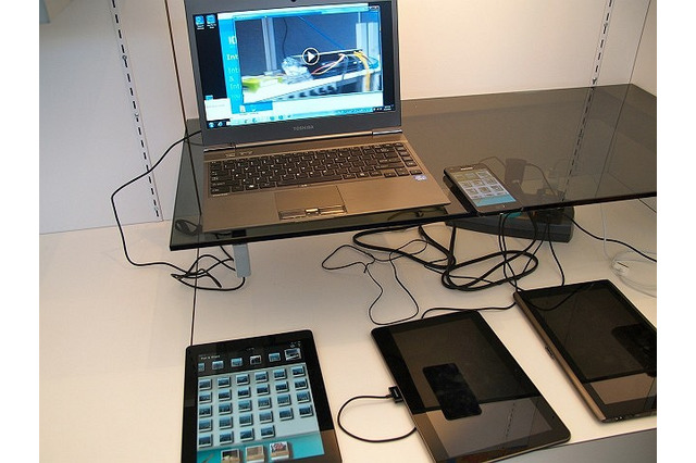 【IDF 2011(Vol.8)】PCとスマホの高度な連携を可能にする「Teleport Extender」 画像