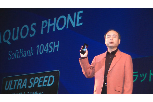デュアルコアで下り最大21Mbps対応の「ULTRA PHONE」4機種 画像