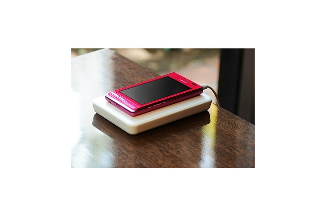 NTTドコモ、マクドナルドやローソンの一部店舗に「おくだけ充電」設置…期間限定で拡大 画像