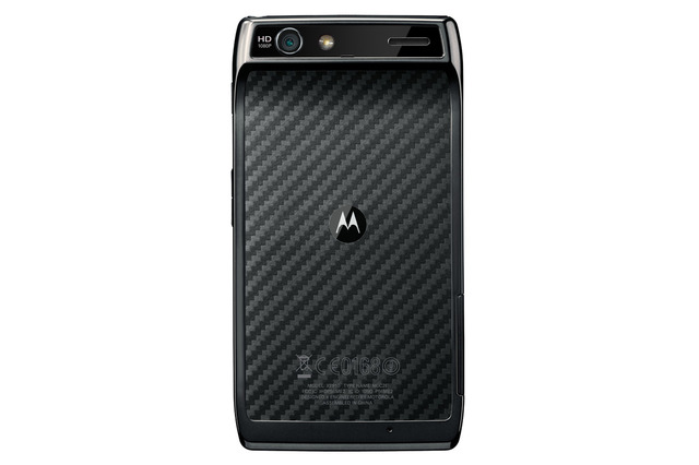 モトローラ、スリムなAndroidスマートフォン「DROID RAZR」を発表 画像