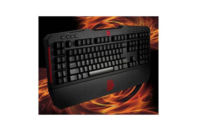 「Tt eSPORTS」ブランドで実売12,980円のゲーミングキーボード……8つのキーにマクロ設定可能 画像