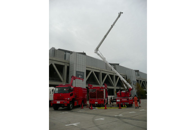 【危機管理産業展】福島原発に投入された東京消防庁の特殊車両が登場 画像