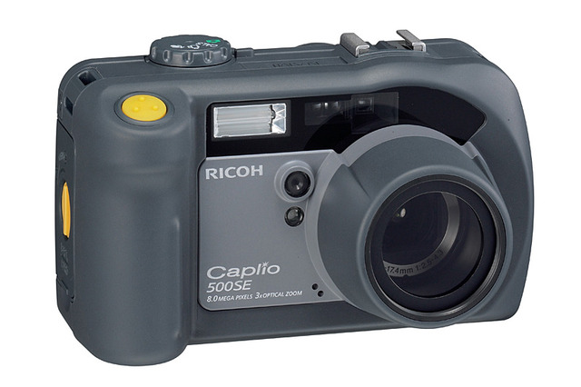 リコー、耐衝撃・防水・防塵デジカメに無線通信機能を追加した「Caplio 500SE」 画像