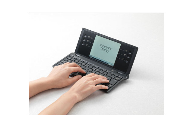 キングジム、デジタルメモ「ポメラ」最上位機種……iPad・iPhoneとのBluetooth接続に対応 画像