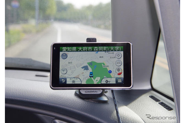 【GARMIN nuvi 3770V】8.9mmの超薄型ハイエンドPNDを写真で見る 画像
