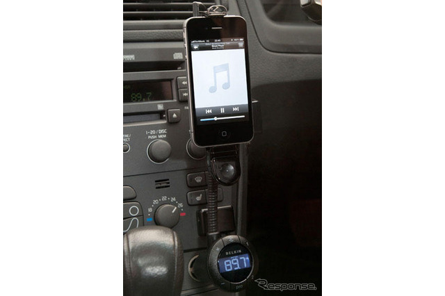 ソフトバンク、スマートフォンを快適にする車載アイテム3種発売 画像