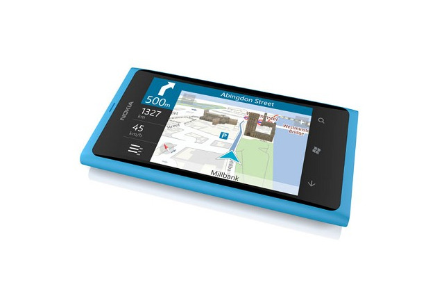 ノキアLumia 800にバッテリーの不具合 アップデートで修正の方針 画像