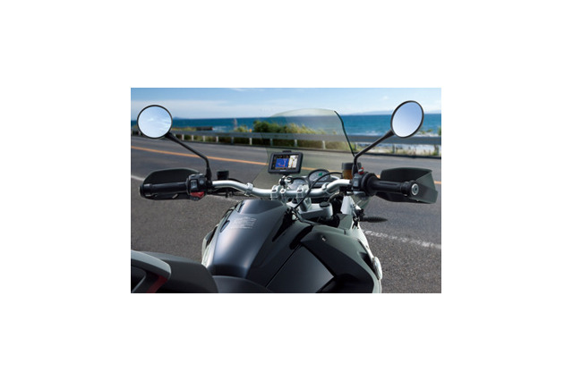 ソニー、「バイクナビ」として用途が広がるポータブルナビ「nav-u」の「NV-U37」 画像