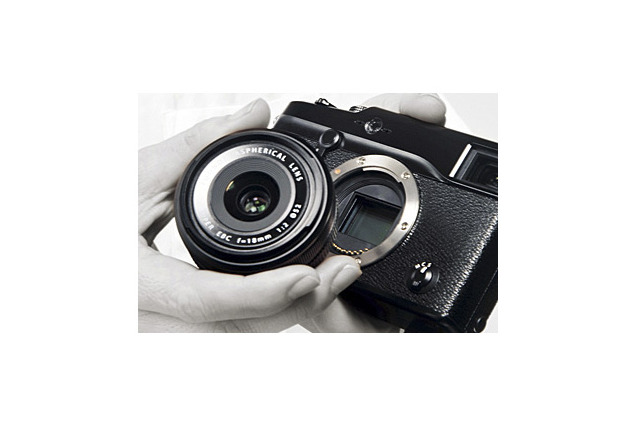 富士フイルム、初のレンズ交換式ミラーレスデジカメ「X-Pro1」を2月18日発売 画像