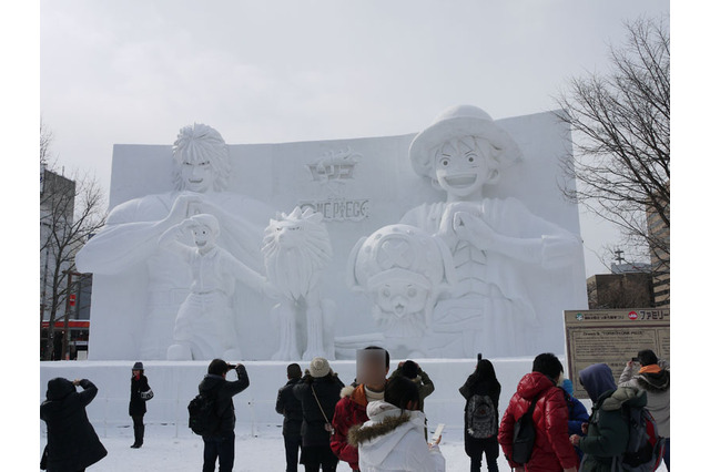 「さっぽろ雪まつり」明日開幕！大型雪像やジャンプ台に人だかり 画像