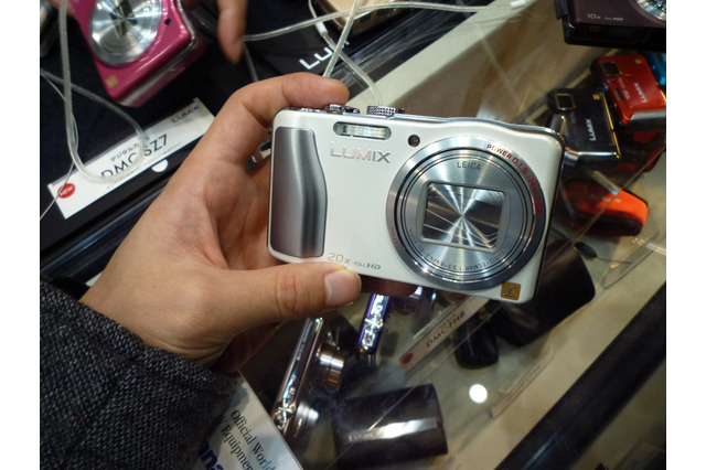 【CP+ 2012(Vol.14)】地図情報と連携する「旅カメラ」……パナソニック、LUMIX「TZ30」 画像