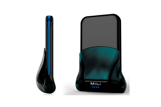 コネクタカバーが回転してクレードルに変形！　iPhone・iPad・iPod用補助バッテリ 画像