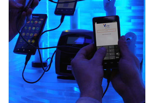 【MWC 2012 Vol.36（動画）】スマートフォンでモバイル決済市場を狙うインテル 画像
