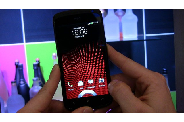 【MWC 2012 Vol.43（動画）】高速連写、HD動画、F2.0レンズ……HTC One カメラ性能をチェック 画像