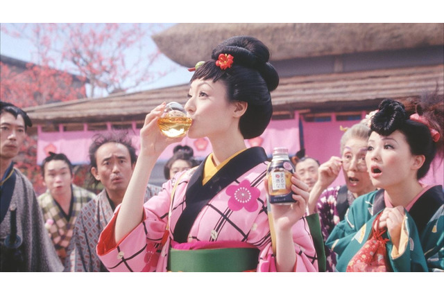 栗山千明「こーりゃ、おどろいたー」と目を丸く! 「まるで梅酒なノンアルコール」TVCM 画像