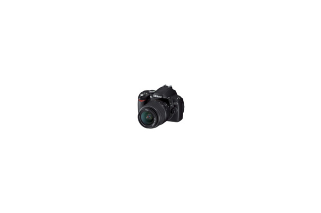 ニコン、6万円前後のエントリーデジタル一眼レフ「D40」 画像