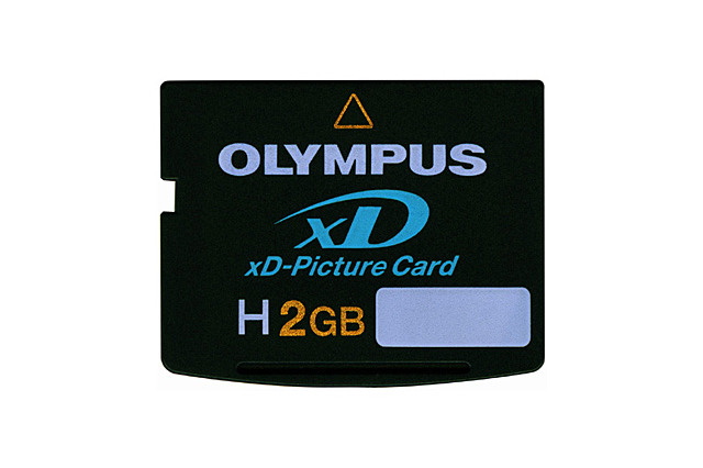 オリンパス、2Gバイトの高速xDピクチャーカード 画像