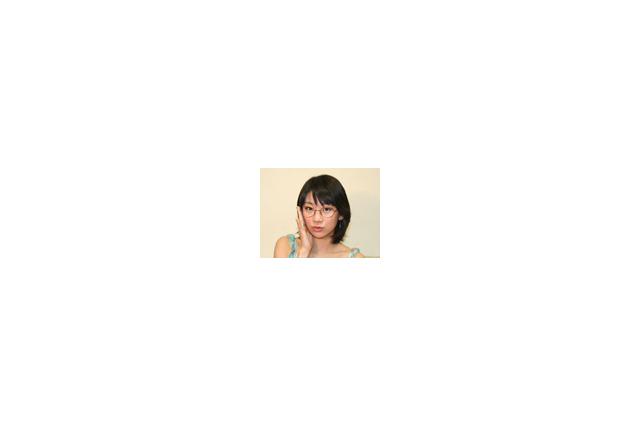 時東ぁみ愛用メガネやSE7ENサイン入CDなどがオークションに登場 画像