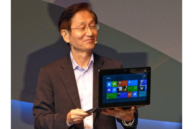 【COMPUTEX TAIPEI 2012 Vol.4】ASUS、両面液晶のWindows 8搭載タブレット「TAICHI」などを発表 画像