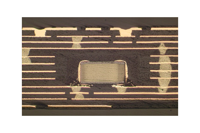 DNP、スマホ向けに12層の部品内蔵プリント基板を世界初開発……京セラ「DIGNO」にも採用 画像