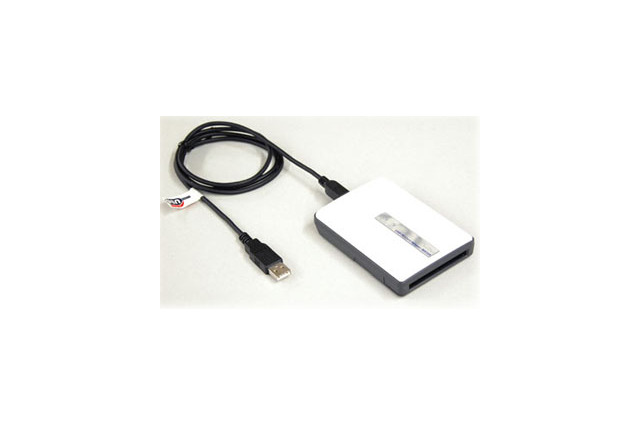 アイ・オー・データ、通信カードの使えるUSB接続のPCカードアダプタ発売。各種メモリのほか、AirH”端末・P-in等に対応 画像