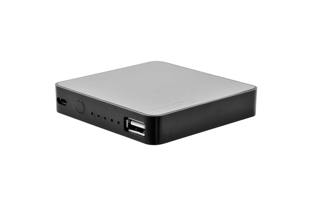 スマホなどモバイル機器向け補助バッテリ、3,000mAhと1,500mAhの2種類 画像