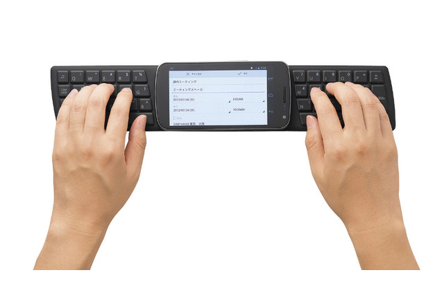 ペアリング不要で接続！ 無線規格「NFC」対応のスマホ向けシリコンキーボード 画像