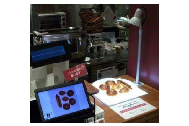 ドンク、世界初「パン画像識別装置」を導入……レジ会計を自動化 画像