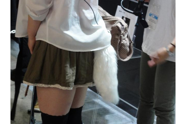 【TGS 2012】脳波を感知してクルクル動くネコミミの次はシッポ! 画像