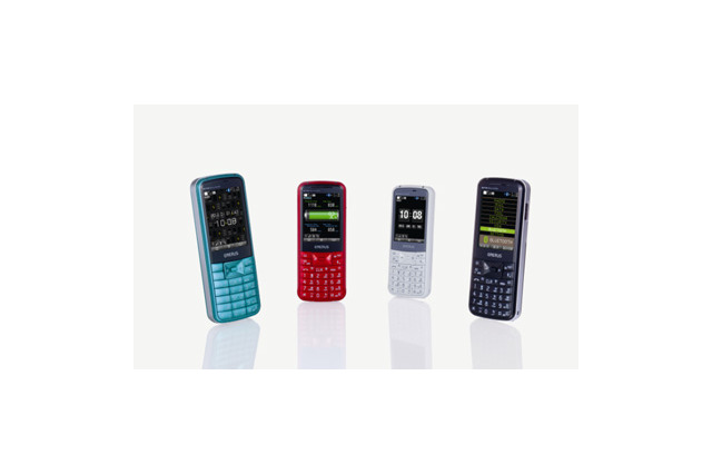 ウィルコム、世界初のモバイルバッテリ搭載でスマホに給電可能なPHS「ENERUS」など  画像