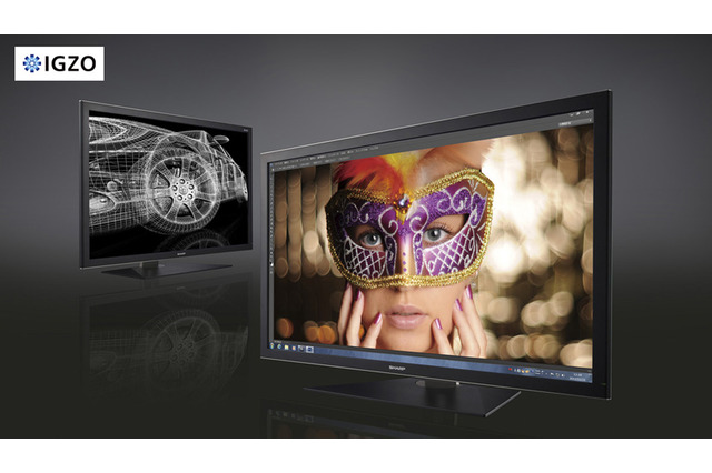 シャープ、3,840×2,160ピクセル表示の32型4K・IGZO液晶 画像