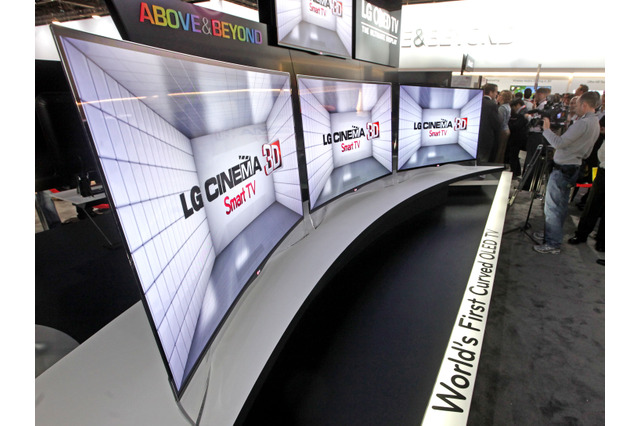 【CES 2013】LG電子、世界初の曲面型有機ELテレビを展示  画像