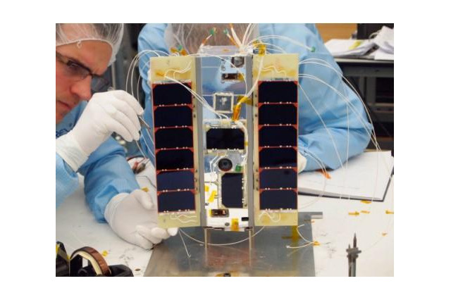 イギリス宇宙局、Google Nexus等を積んだ小型衛星の打ち上げに成功 画像