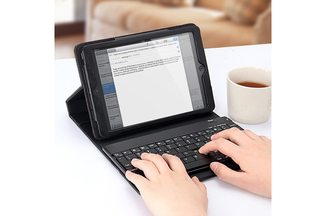小型Bluetoothキーボードが付属したiPad miniケース 画像