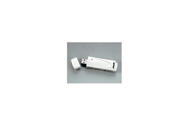 メルコ、802.11b対応のUSB直付け無線LANアダプタを8月上旬発売 画像