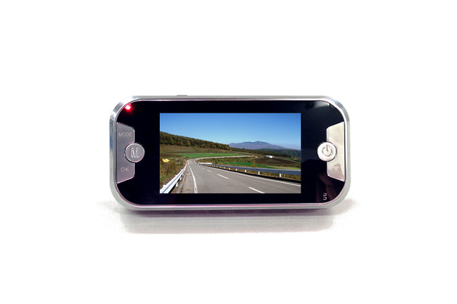 180度パノラマ・フルHD高画質・夜間撮影対応のドライブレコーダー 画像