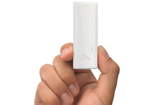 旅行・出張向き、有線LANをワイヤレス化する小型無線LANアクセスポイント「mySpot」 画像