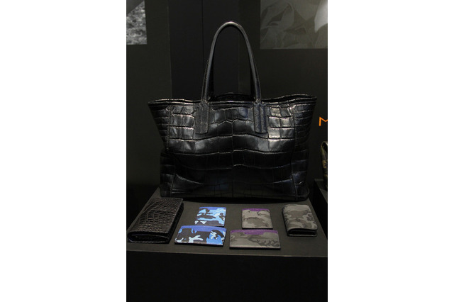 手縫いにこだわるレザーブランド「メゾンタクヤ」、日本でも人気 画像