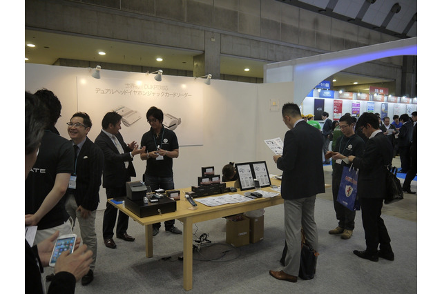 【2013 Japan IT Week】iPhoneがクレジットカード決済端末に 画像